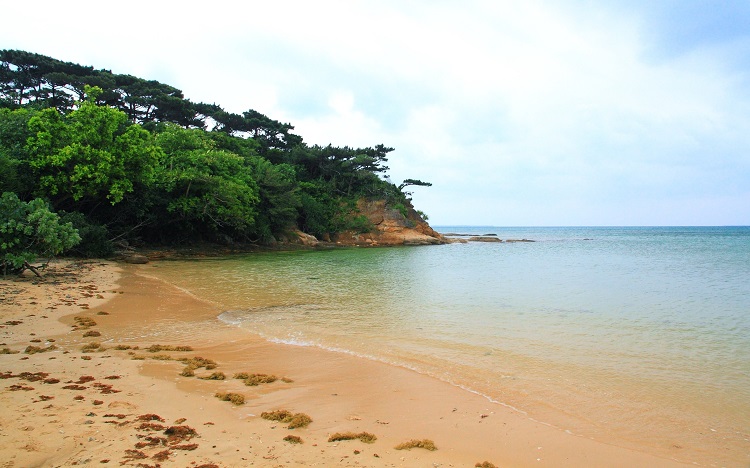 Yuna Beach